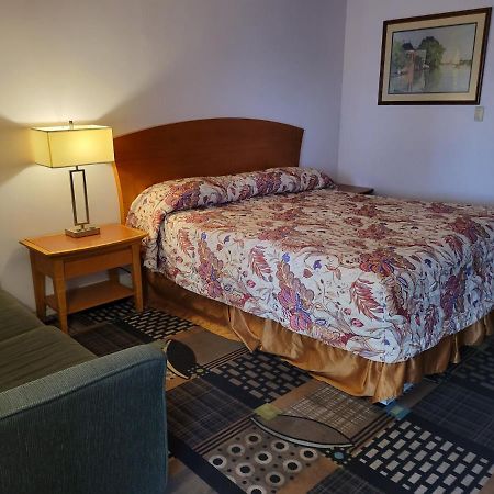 Emerald Inn & Lounge ブライス エクステリア 写真