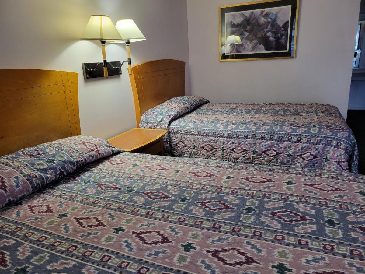Emerald Inn & Lounge ブライス エクステリア 写真