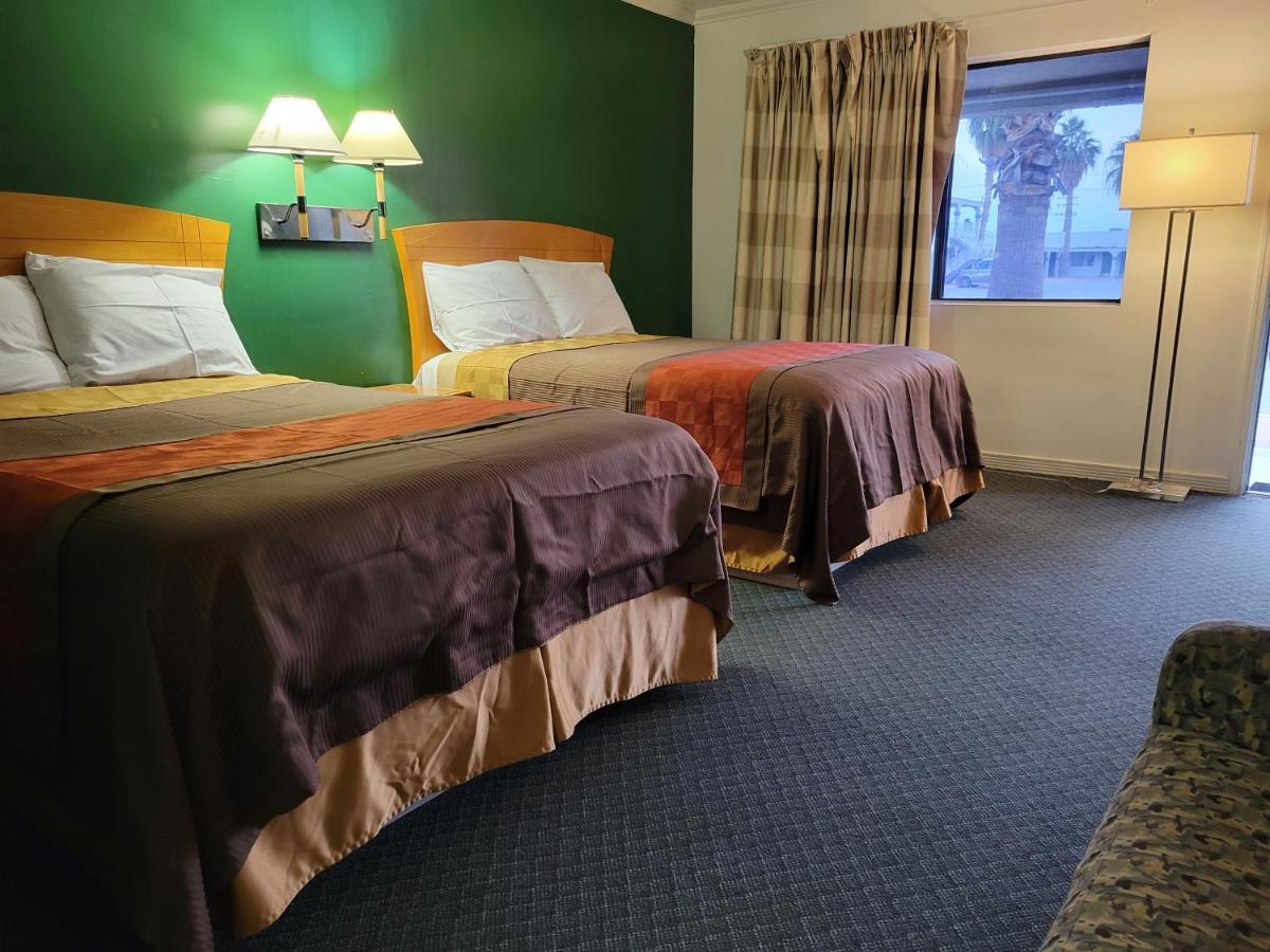 Emerald Inn & Lounge ブライス エクステリア 写真