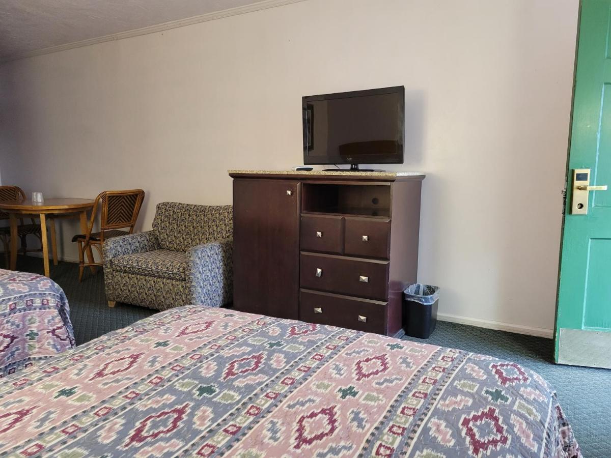 Emerald Inn & Lounge ブライス エクステリア 写真
