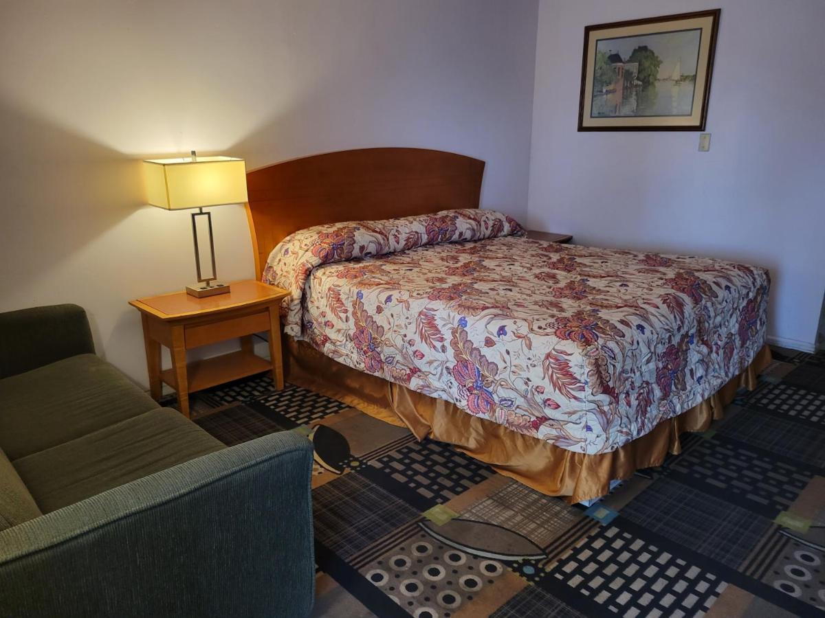 Emerald Inn & Lounge ブライス エクステリア 写真