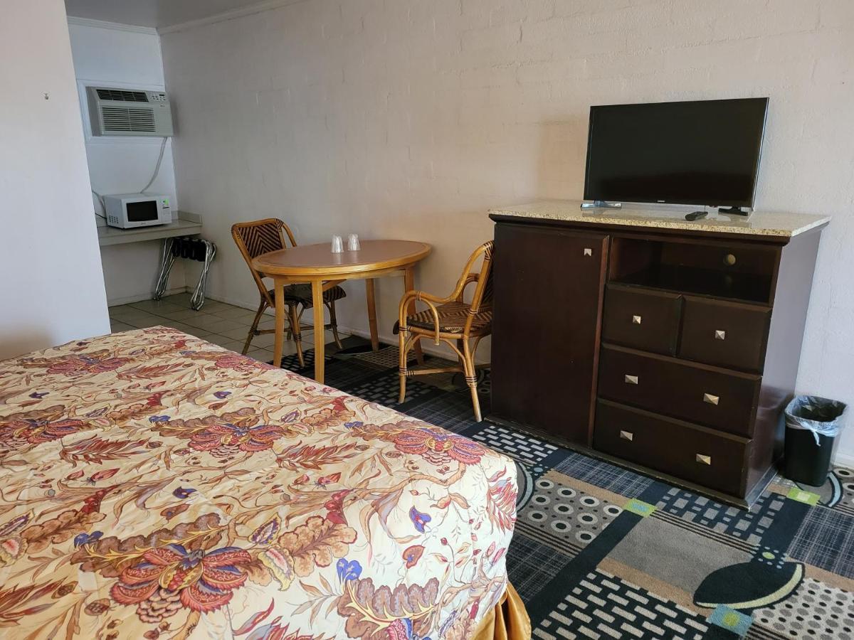 Emerald Inn & Lounge ブライス エクステリア 写真